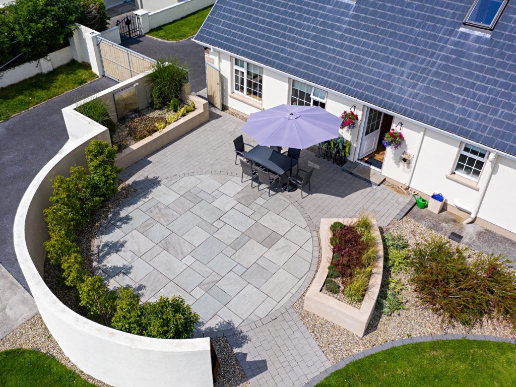 grey-sandstone-patio-with-joint-it-simple-paving-compound