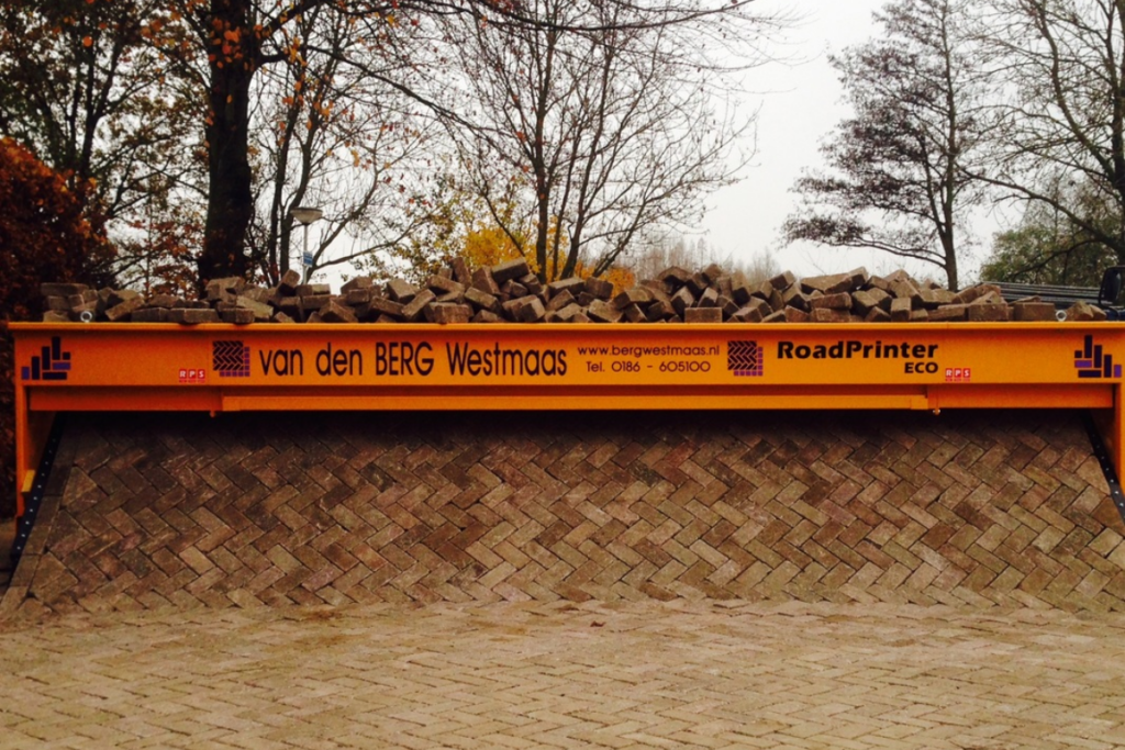 bricklaying machine